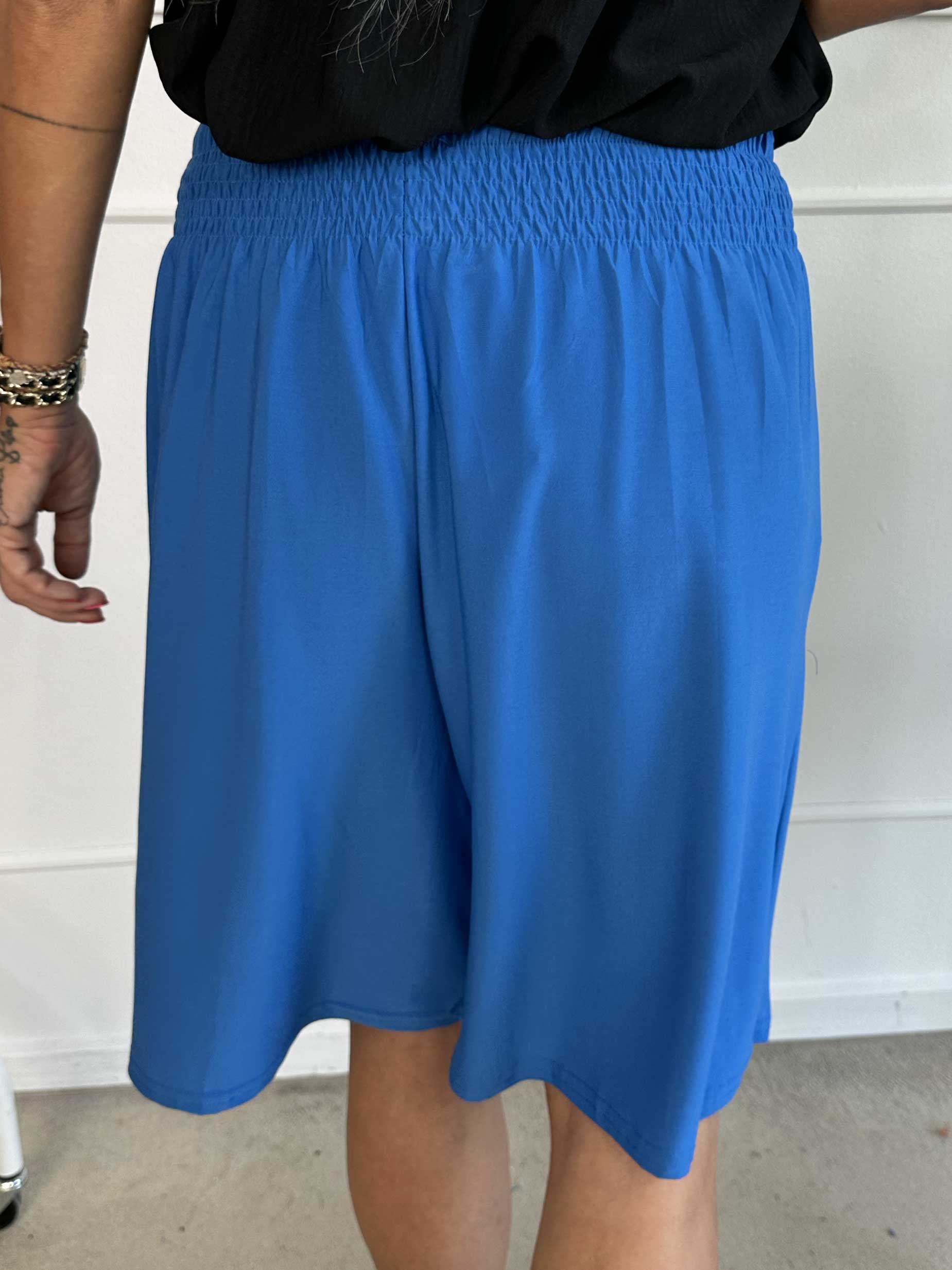 Pams Plain Short Knickers - Shorts i elastisk stof med elastikkant